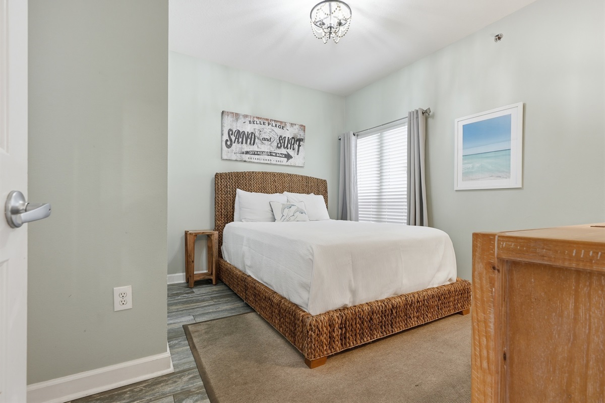 Middle Guest Room