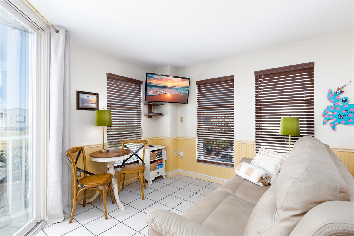 A well-lit, functional living space!