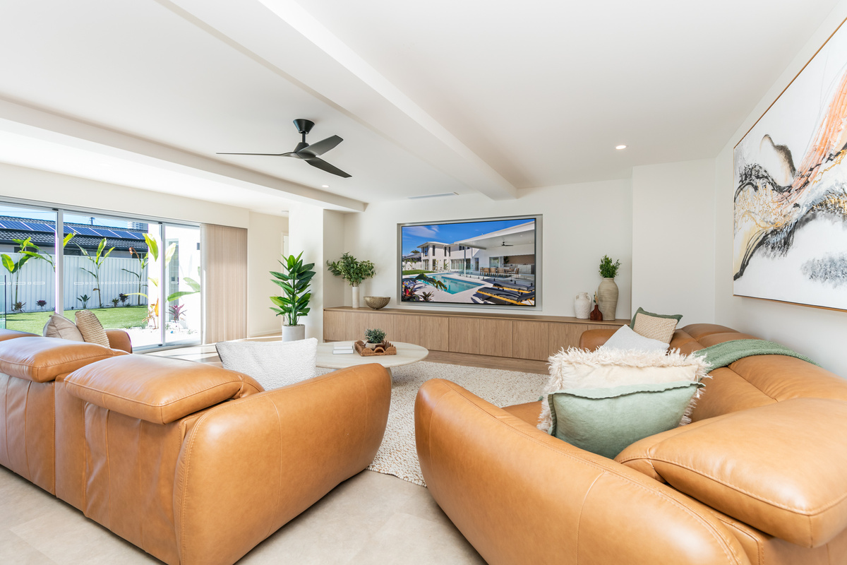 Lounge - Lower level