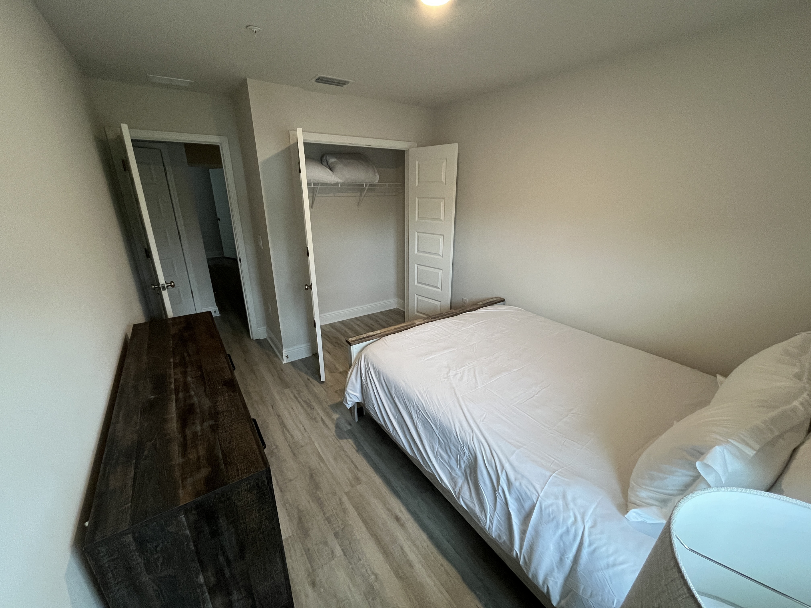 Guest queen bedroom