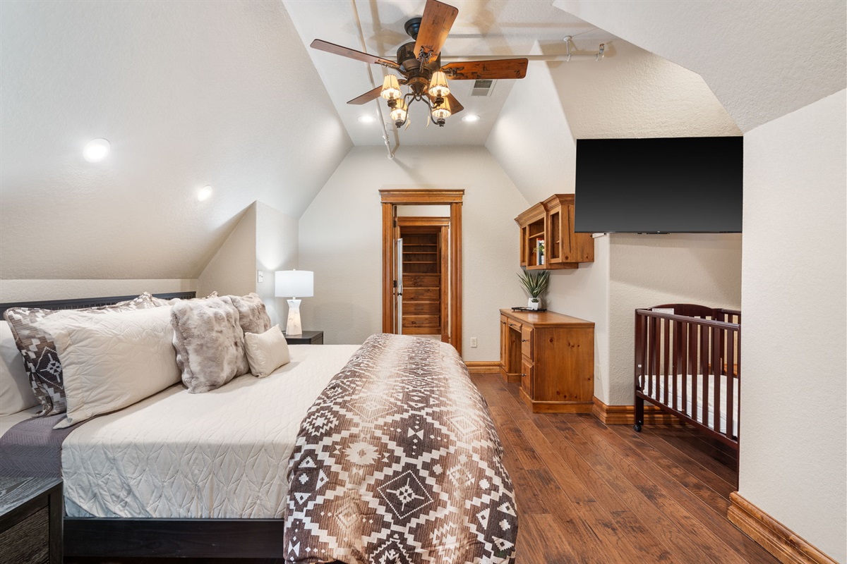upper level King bedroom #3 w/ crib and attached bath