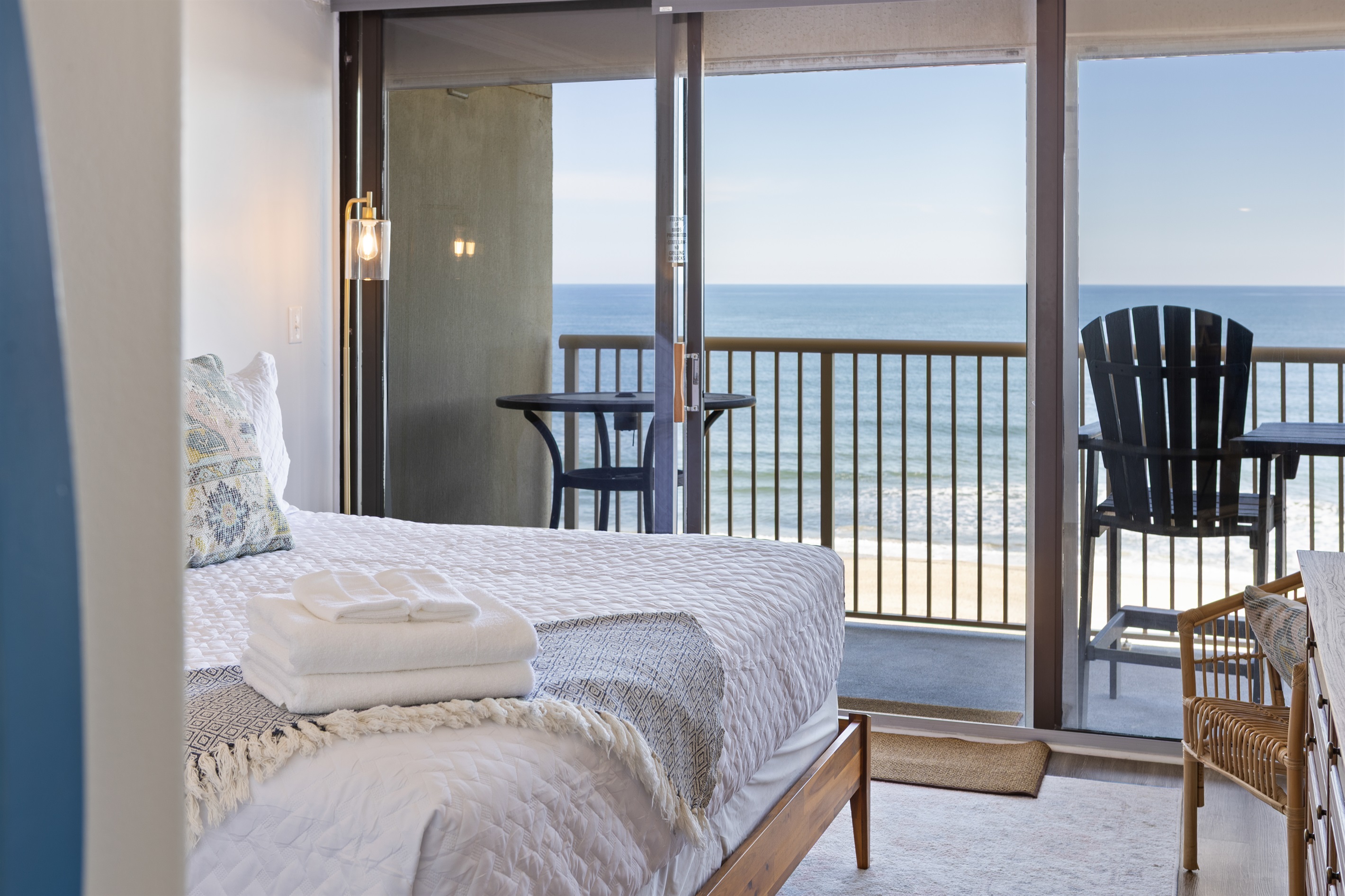 Enjoy the sunrise from a comfortable king bed!