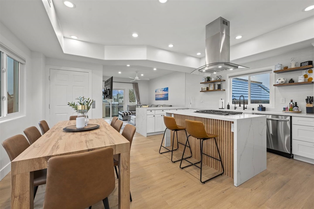 Dining/Kitchen