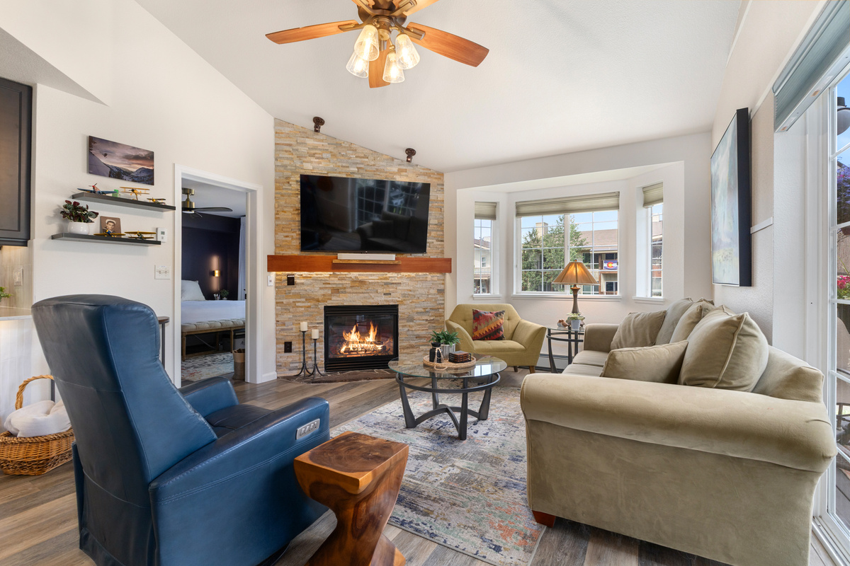 Living Room | Gas Fireplace | Smart TV