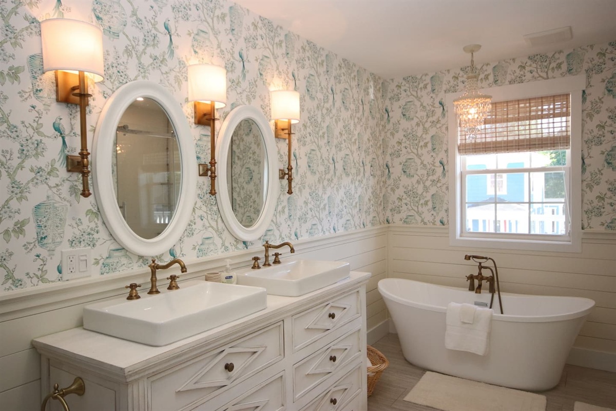 5 piece bathroom on 2nd level
