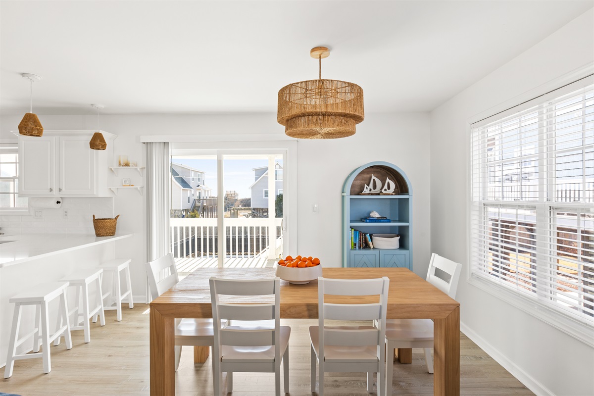 Dining and Counter Seating for 10