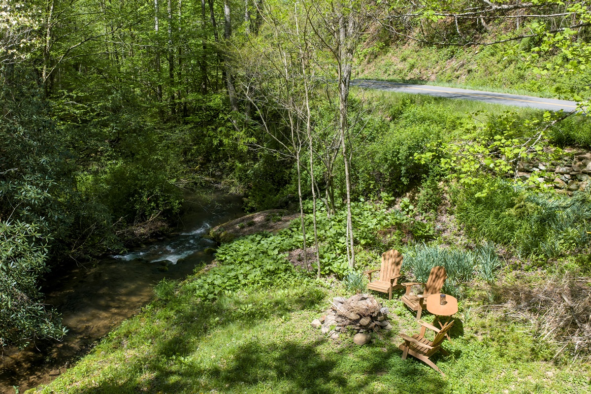 Creekside fire pit with the sounds of Yellow Creek in the background.