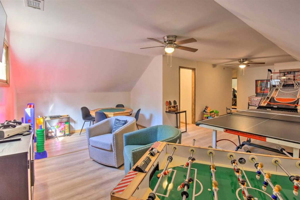 Game Room (Upstairs)