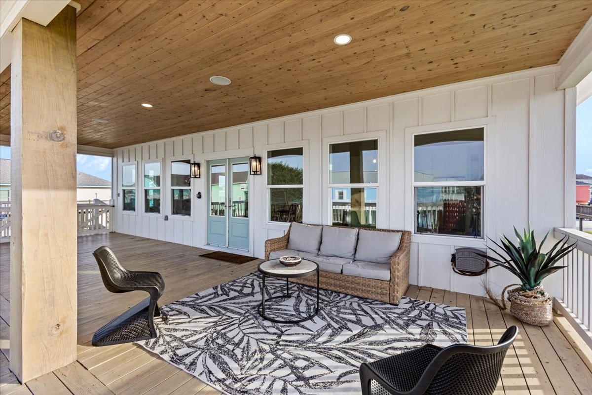 29a5f80040c8428193741b9ed32c4b0c Large | Beachhouse | Texas | TX | Vacation Homes | Galveston | Crystal Beach | Kokomo | Breezy Days | Beachfront Elegance | Sunrise Serenity | Southern Sands Property Management, LLC