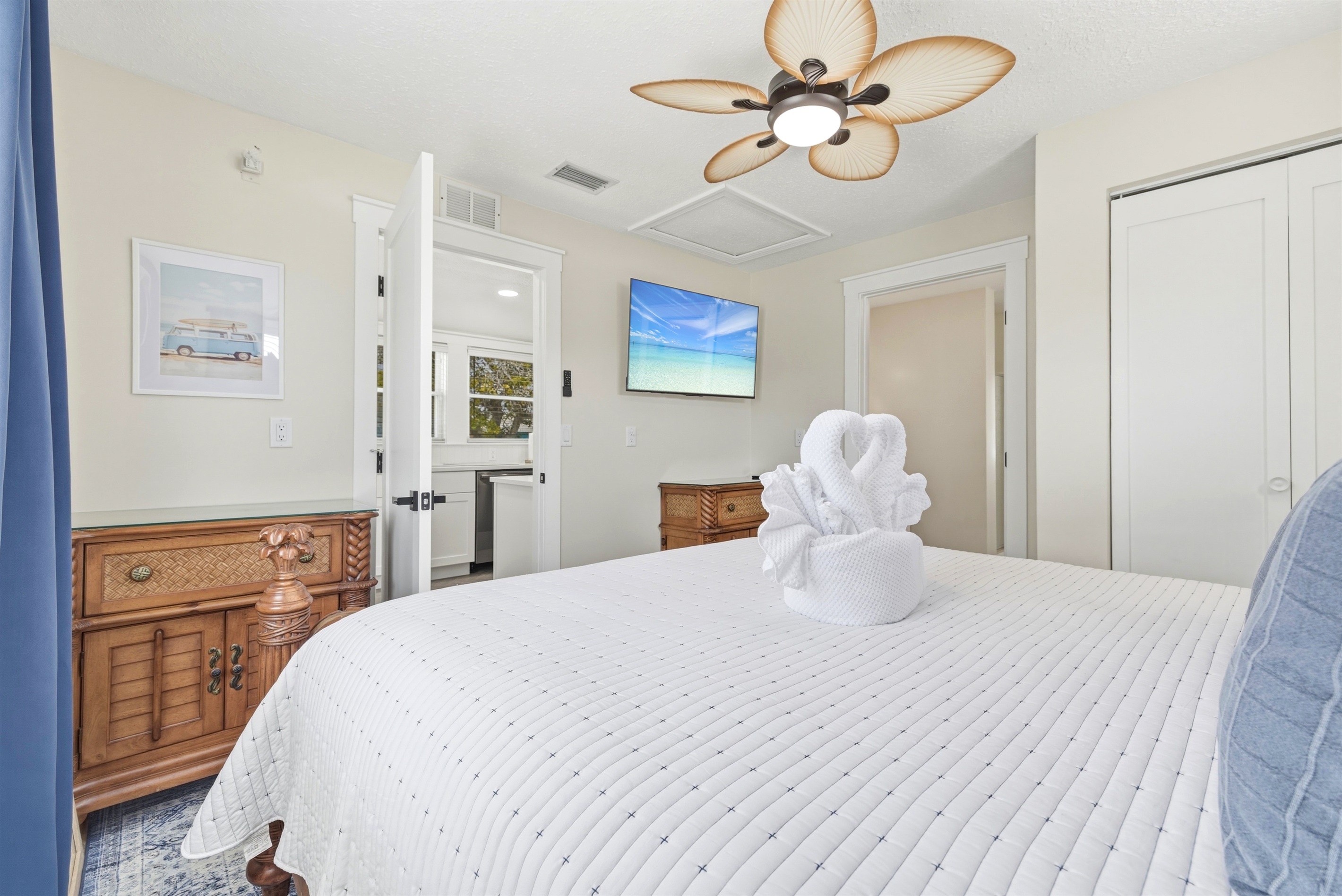 Primary bedroom, alternate angle