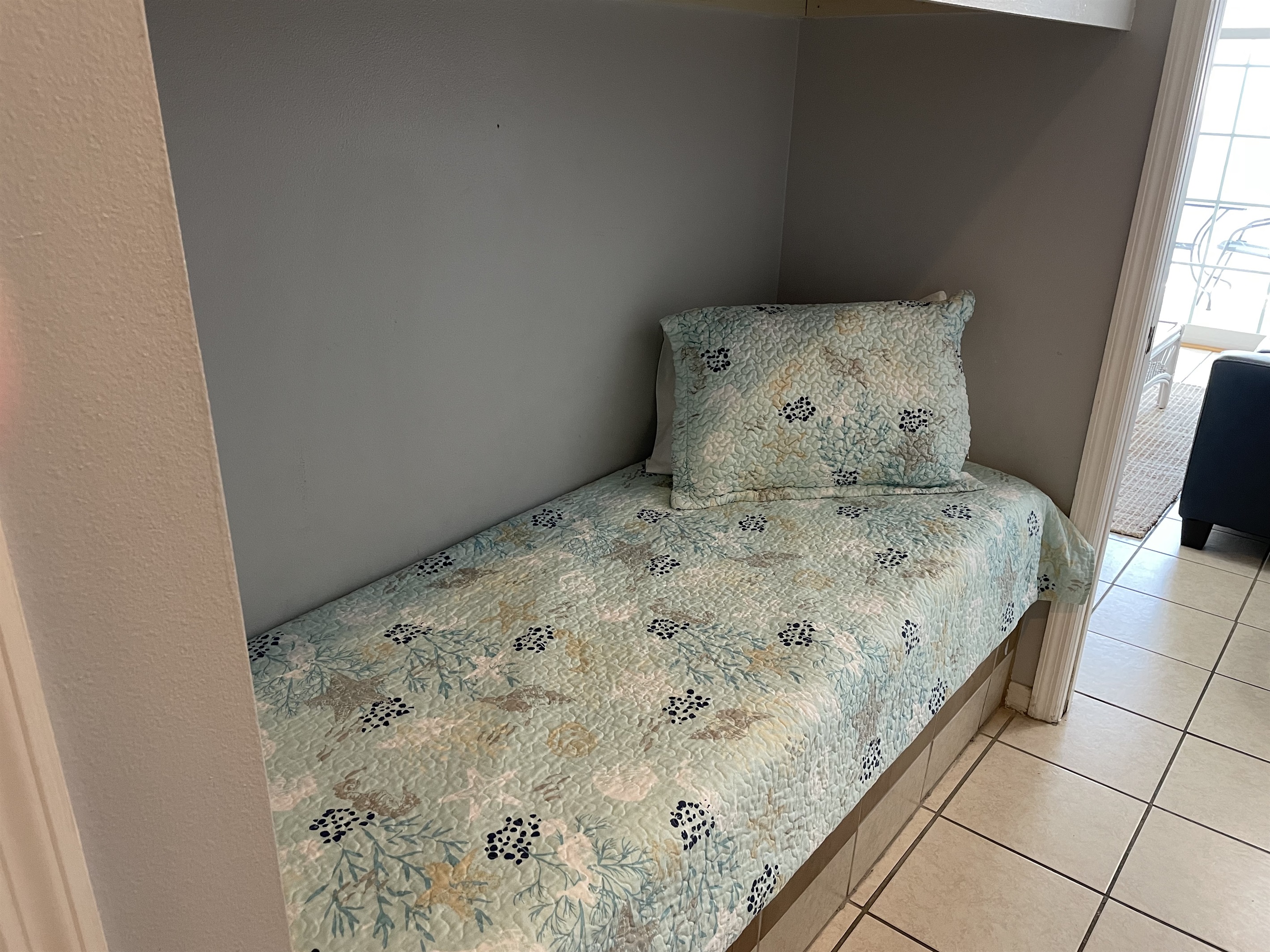 Twin Size Built-in Bunk Bed