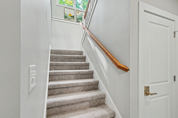 Stairs from lower level to main level