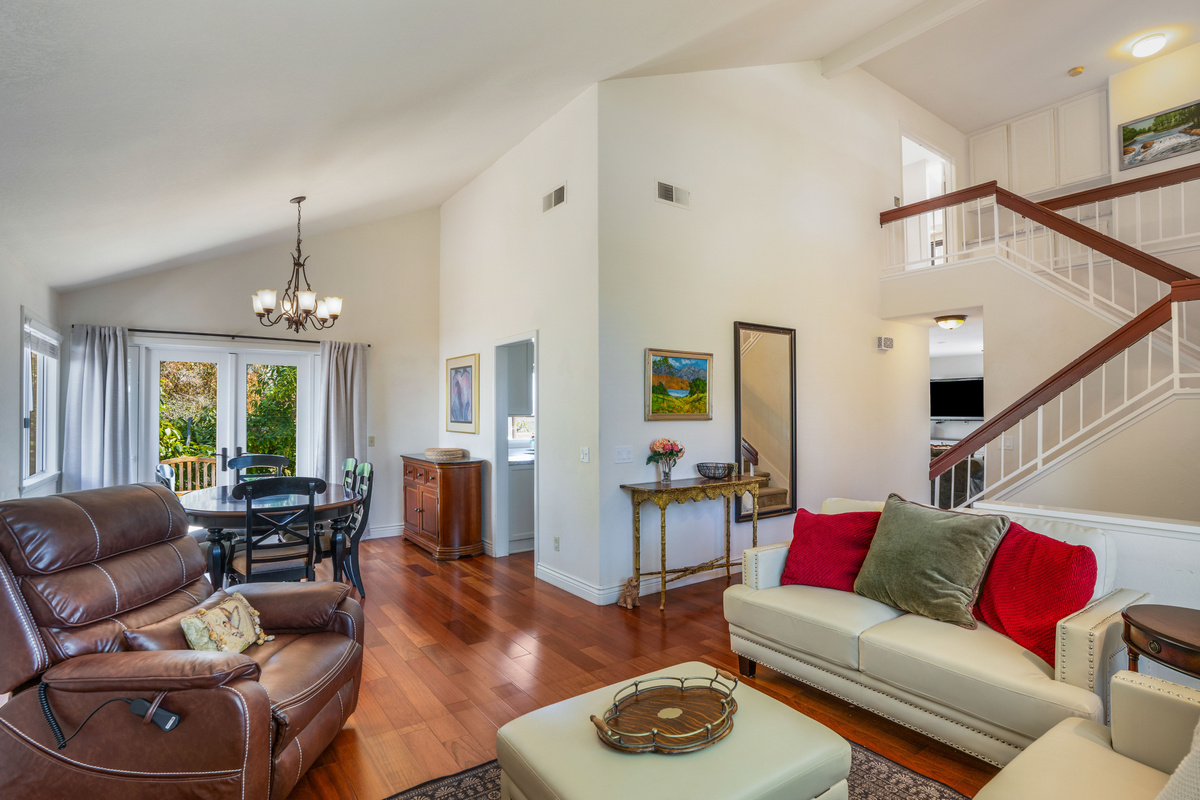 Open-Concept Living with High Ceilings, Fireplace, Two Sofas & Massage Recliner