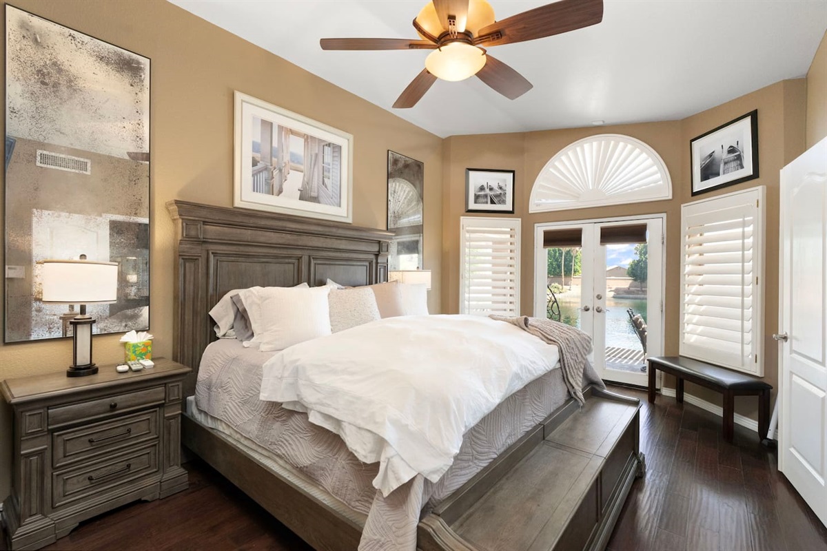 Wake up, open the French doors, and step straight out to the waterfront patio — mornings don't get much better than this. The king bed and soft linens ensure you'll sleep well enough to enjoy them.