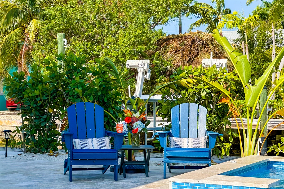 You can find seats all around the pool.