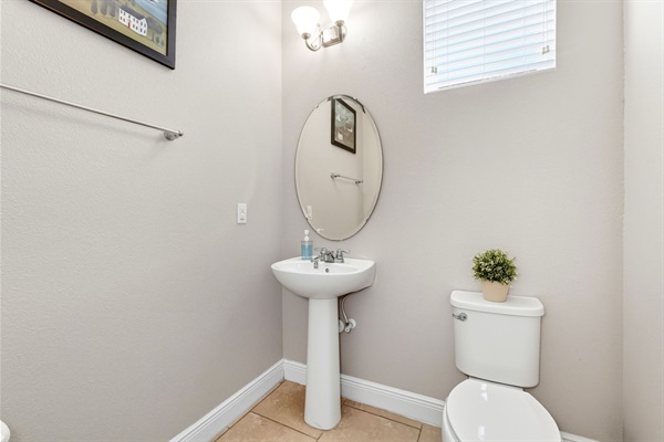 1st floor 1/2 bath