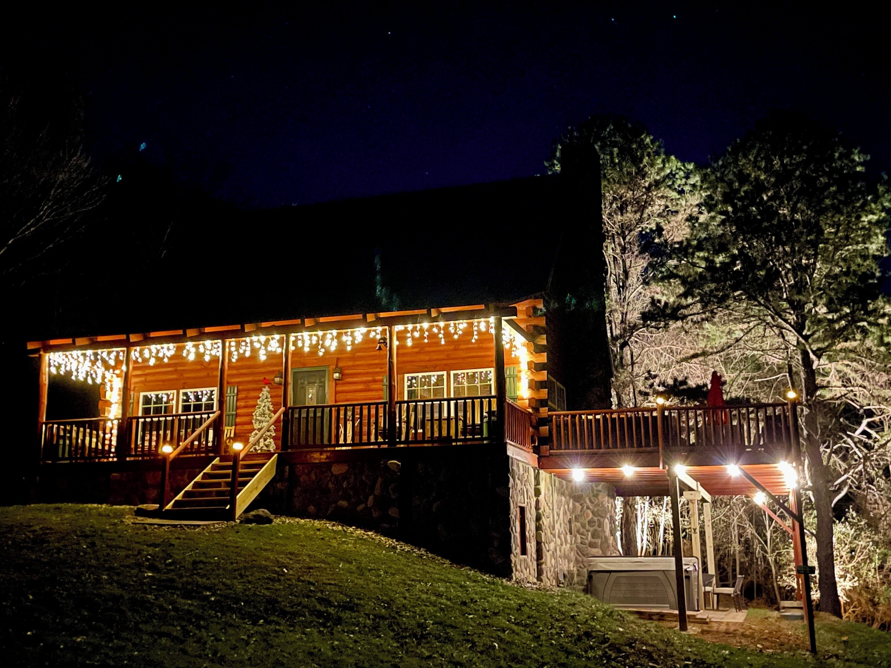 How about returning home to this after a long day on the Trails🌙