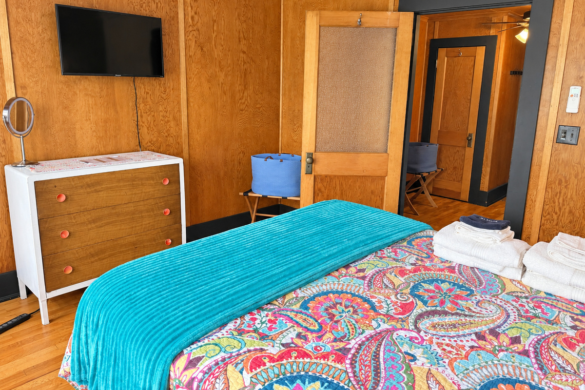2nd Floor - 2 Bedroom suite #1- queen bdrm