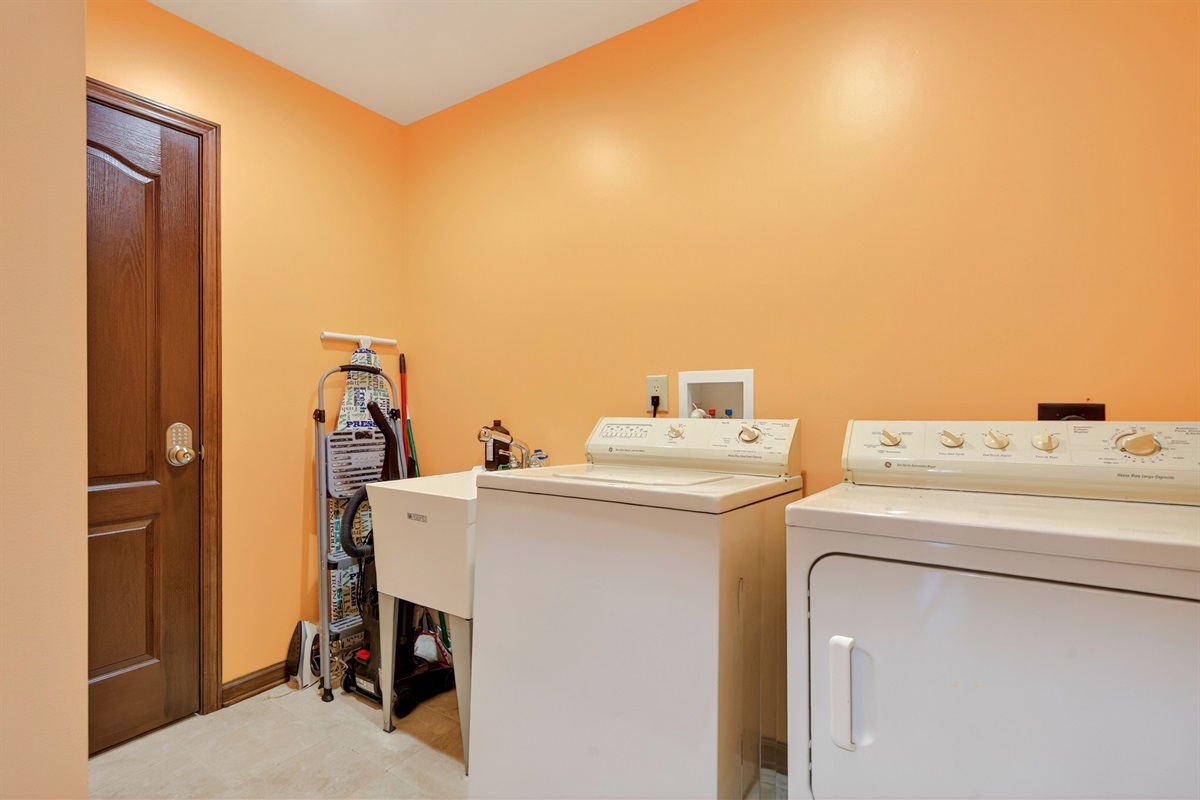 Lower level washer and dryer