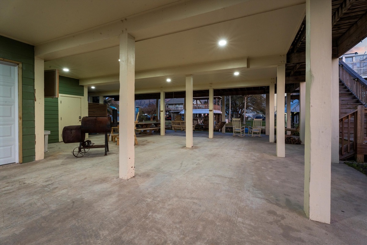 29c8cc27841b4072bba9fa17679a5013 Large | Beachhouse | Texas | TX | Vacation Homes | Galveston | Crystal Beach | Kokomo | Breezy Days | Beachfront Elegance | Sunrise Serenity | Southern Sands Property Management, LLC