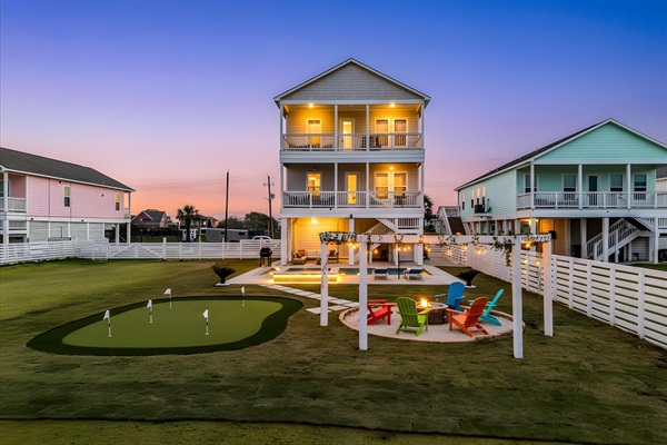 "Unwind after sunset with a peaceful poolside setting with the cozy firepit and mini golf - perfect for evening swims, conversations and making unforgettable memories".