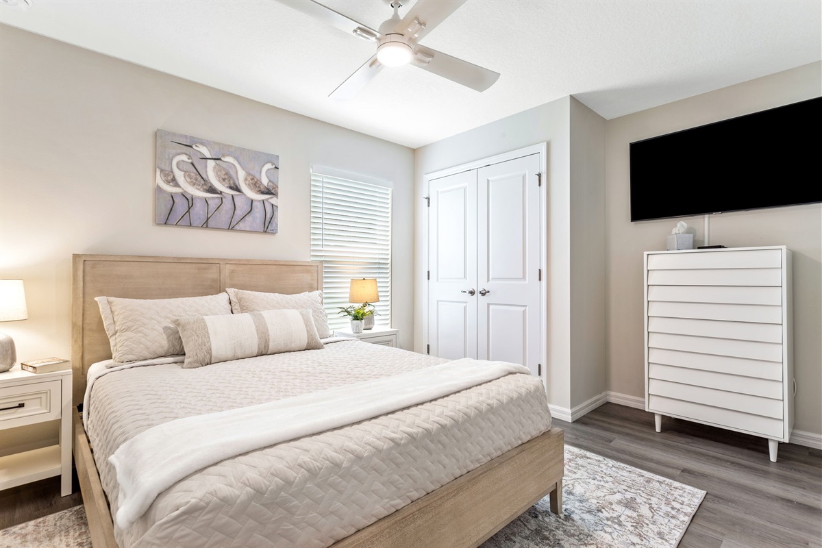 Queen Bedroom