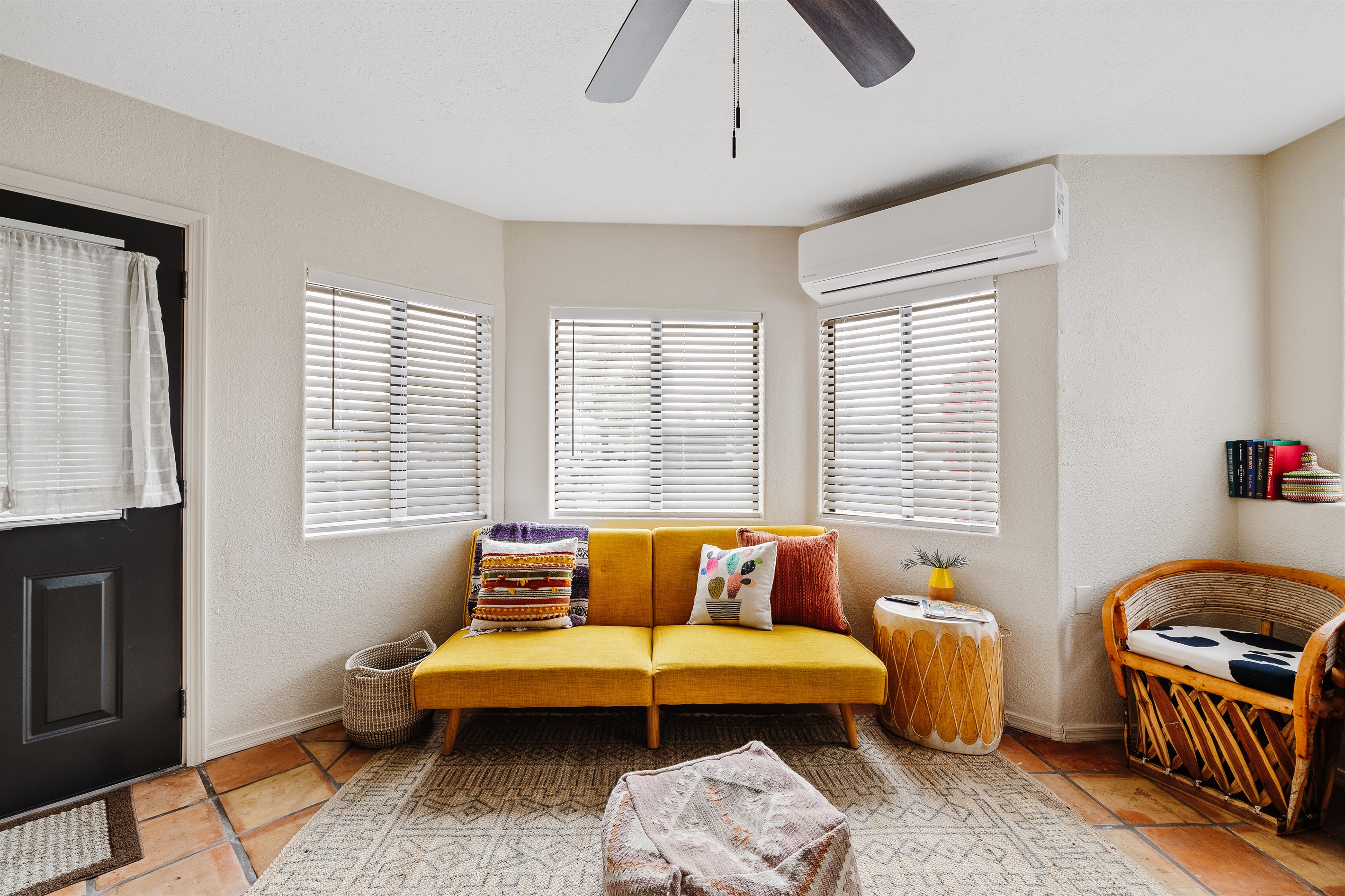 Putt Golf & Hot Tub | By Mill Ave, ASU, Airport 6