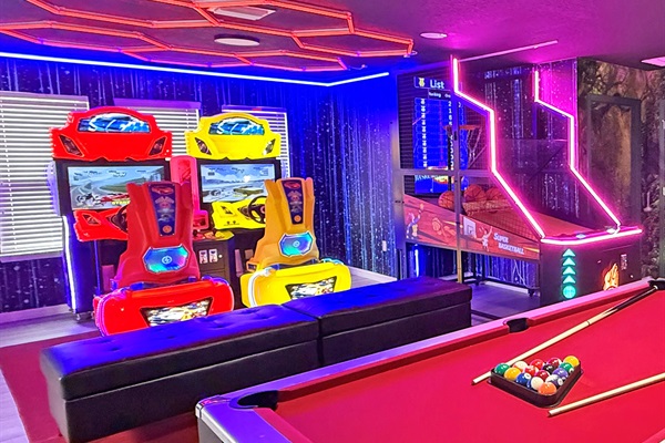 Loads Of Fun Arcade Games-Auto Race And Super Basketball (FREE To Play!) Plus Play Pool