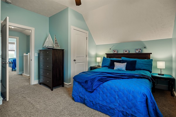 Private upstairs with easy bathroom access