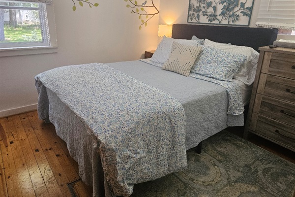 Queen Bedroom Downstairs