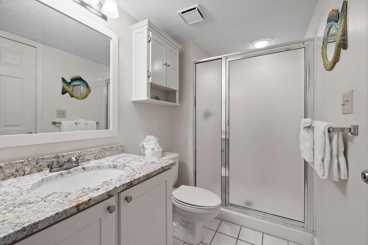 Bathroom with with access to 2nd room