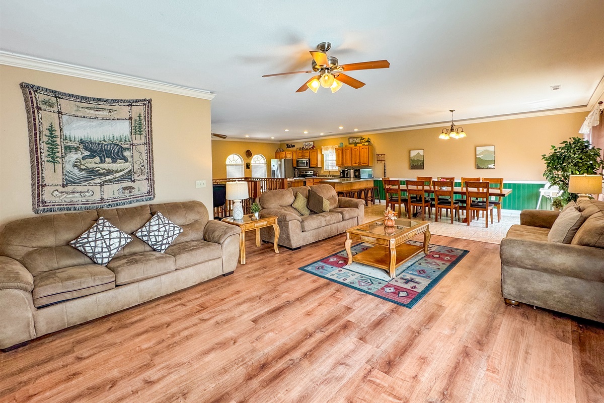 Large and open floorplan and plenty of seating.