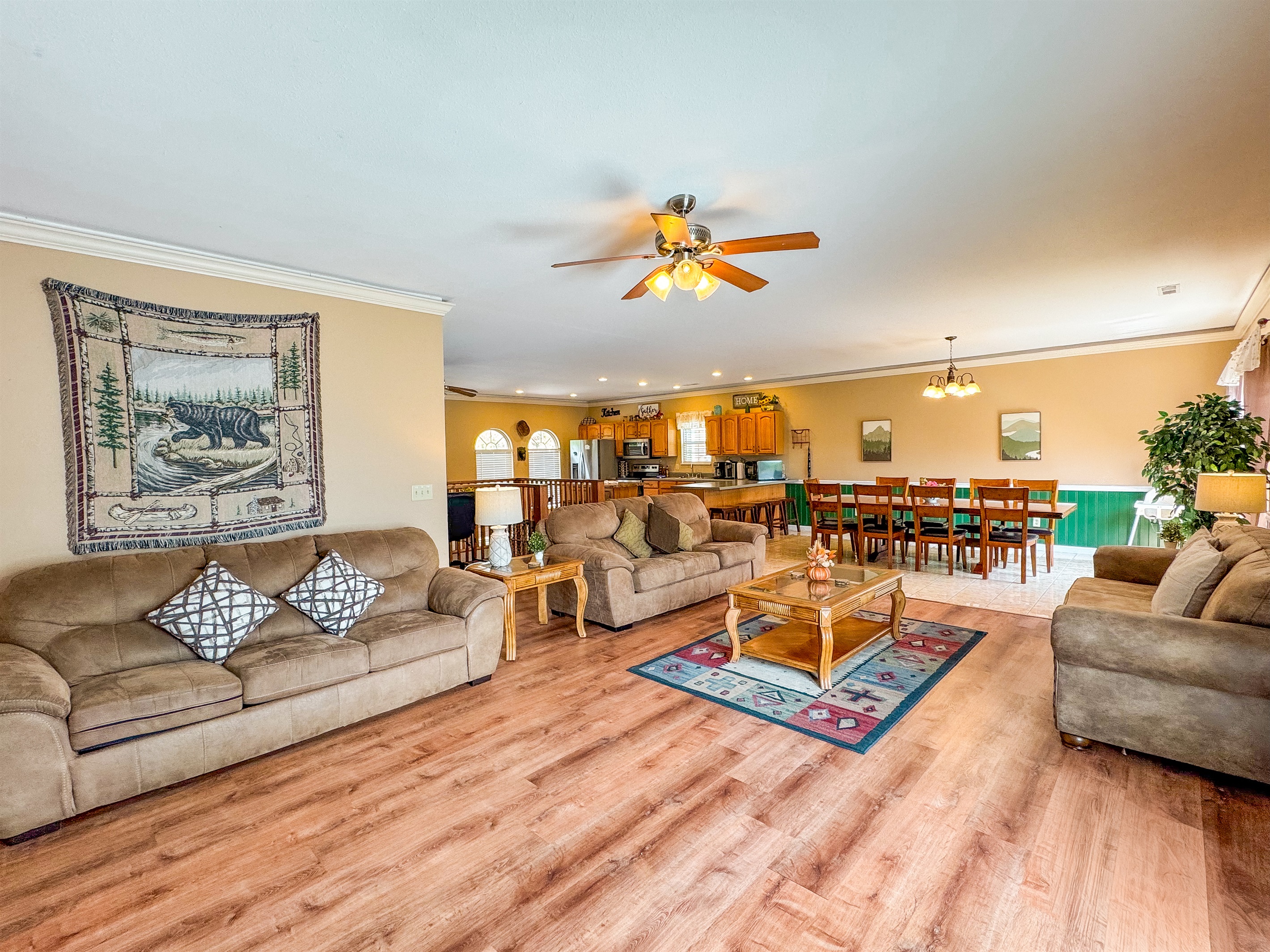 Large and open floorplan and plenty of seating.