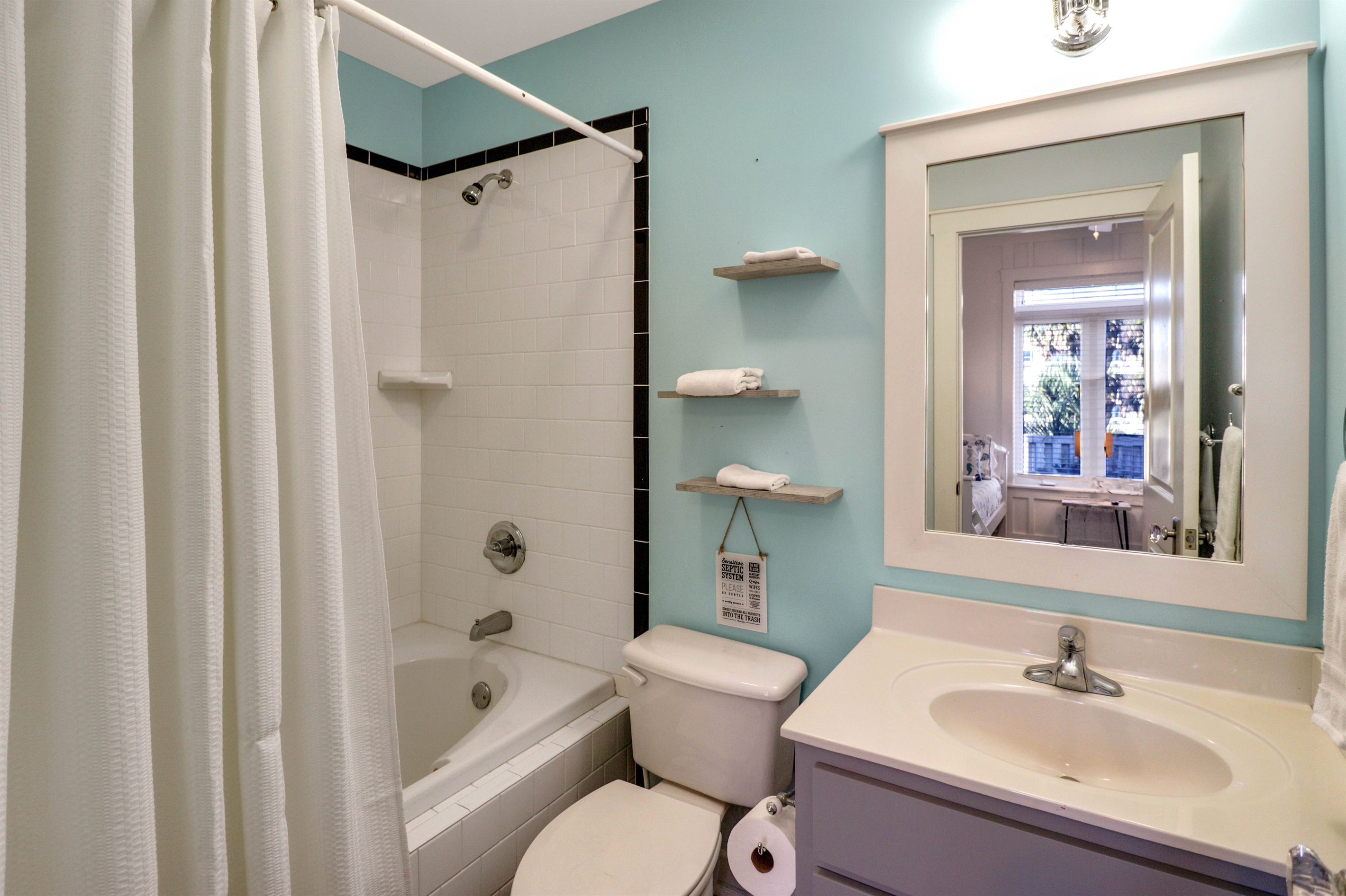 en-suite guest bath