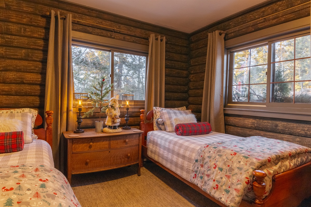 Twin Bedroom - Winter