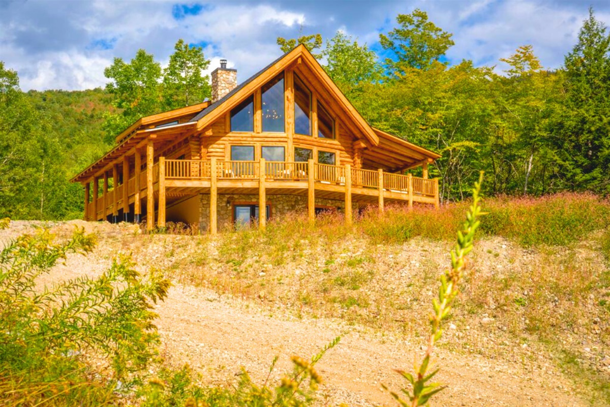 Enjoy the beauty of nature from every angle, inside and out.