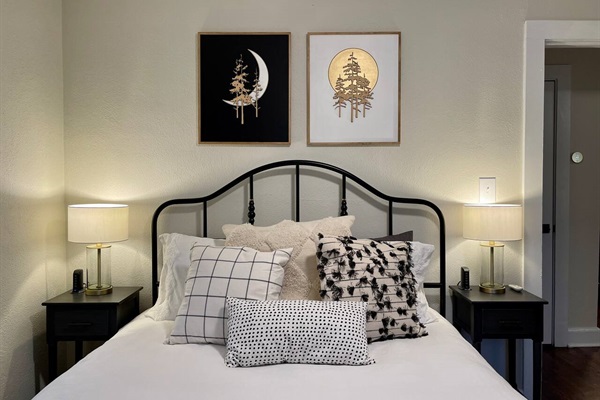 Bedroom with queen-size bed