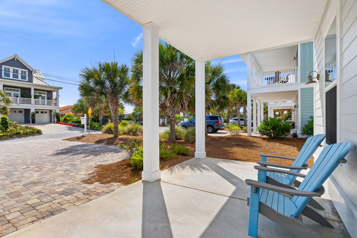 Beautiful coastal beach home near St. Andrews State Park, Schooners & public beach access