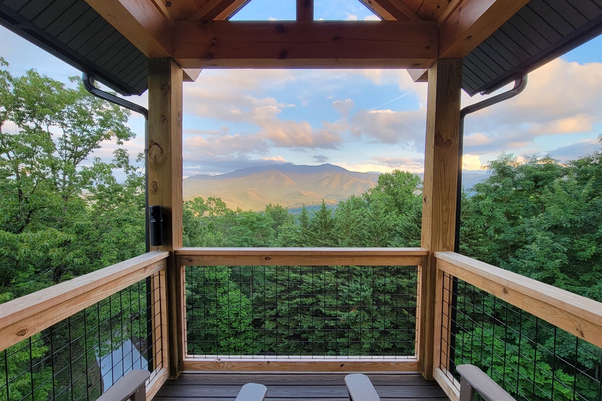 Gorgeous view of Mt. LeConte from the "treehouse" suite