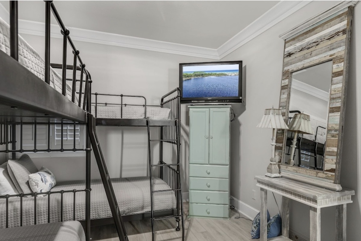 2 Sets of Twin Bunk Beds