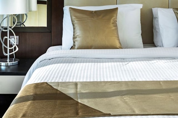 Bedroom with en-suite bathroom and panoramic view