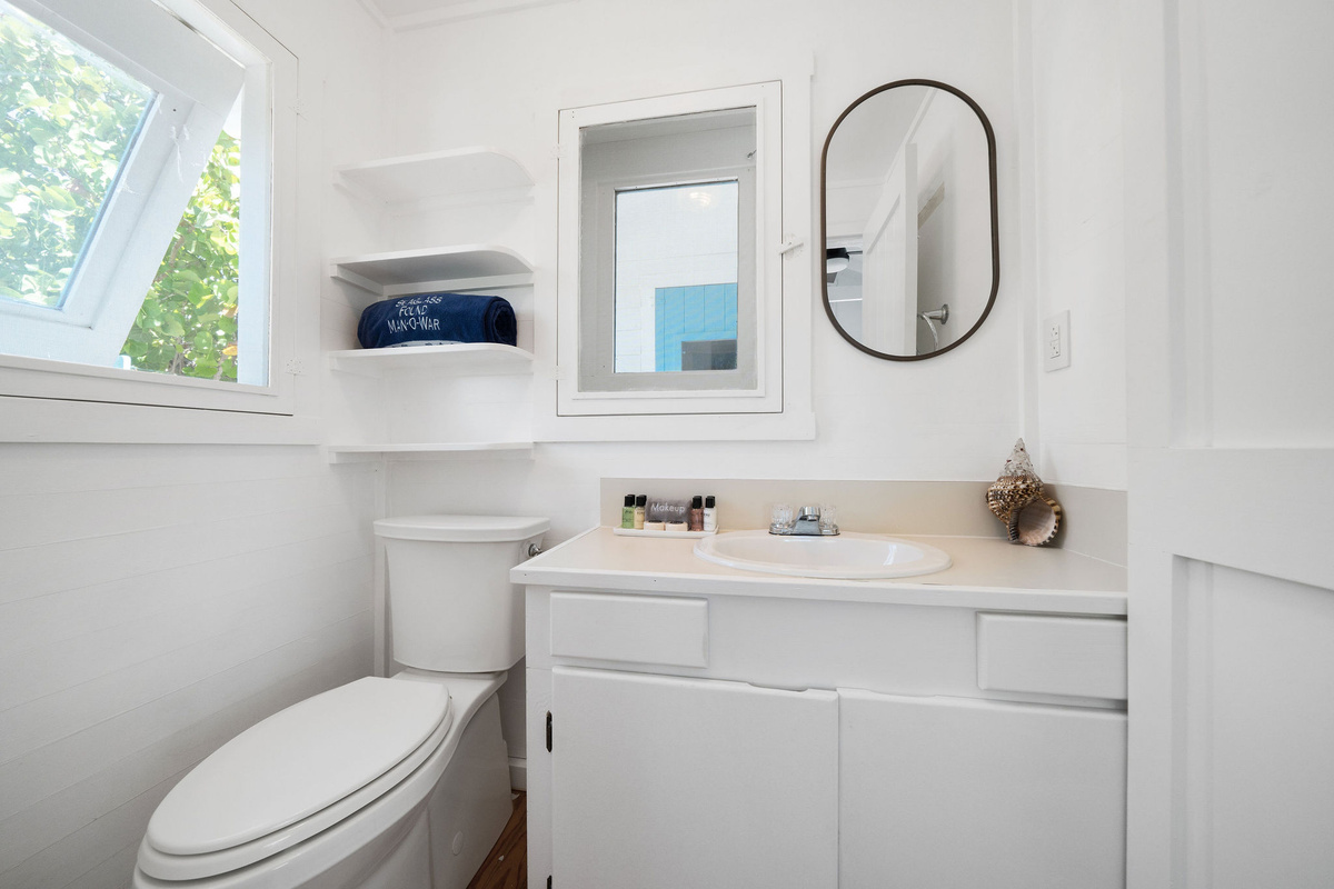 Sea Glass Found - THE LITTLE WHITE HOUSE - King Bedroom + private indoor half bath