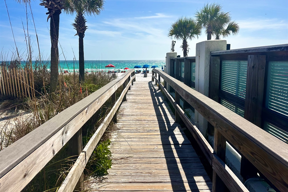 5 minute walk to the beach