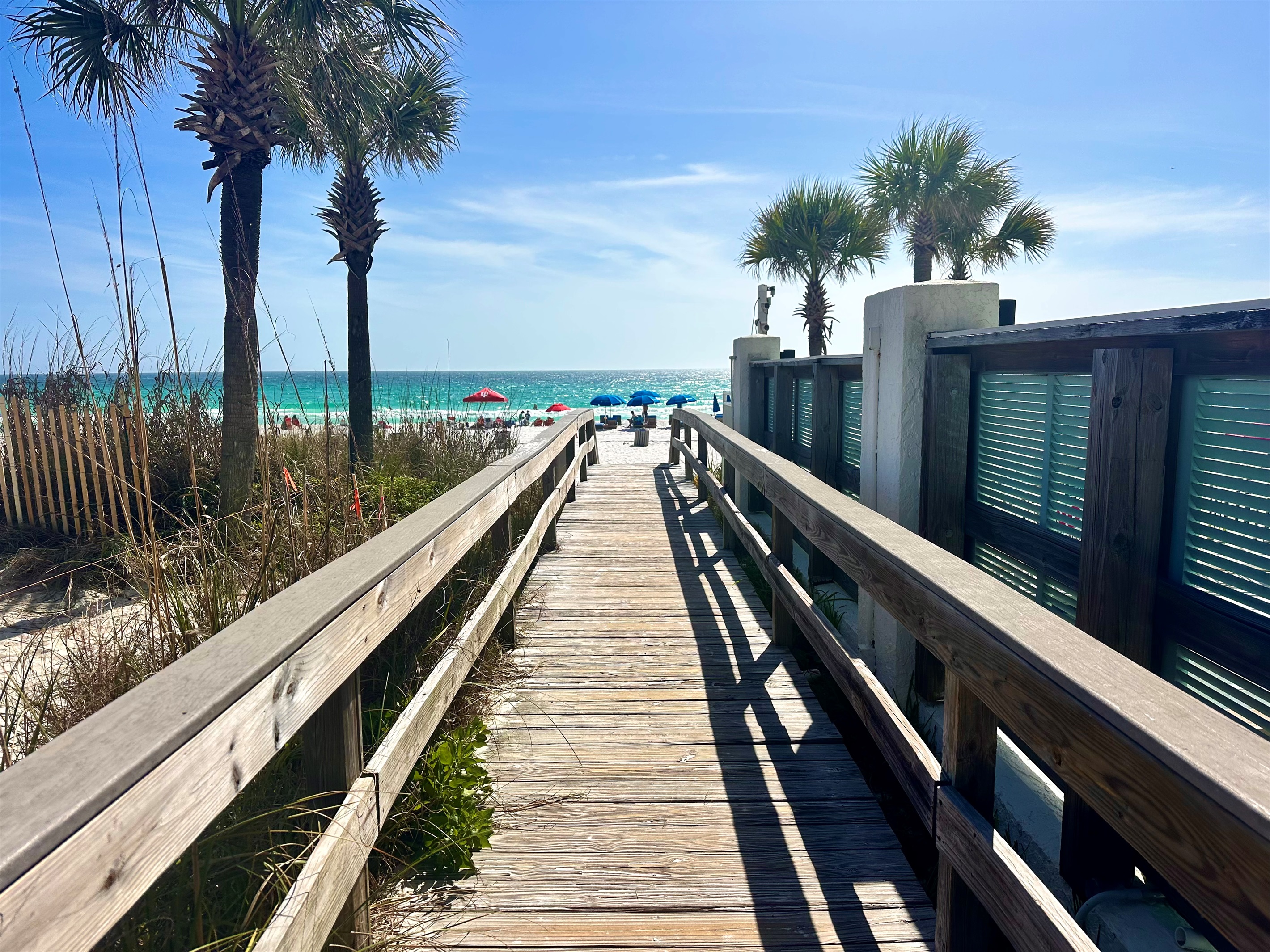 5 minute walk to the beach