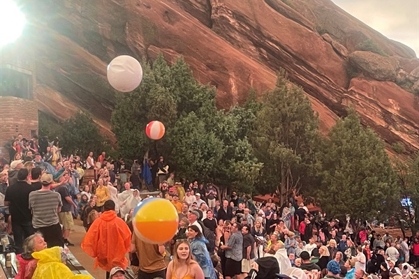 Red Rocks (14 miles, 23 minutes)