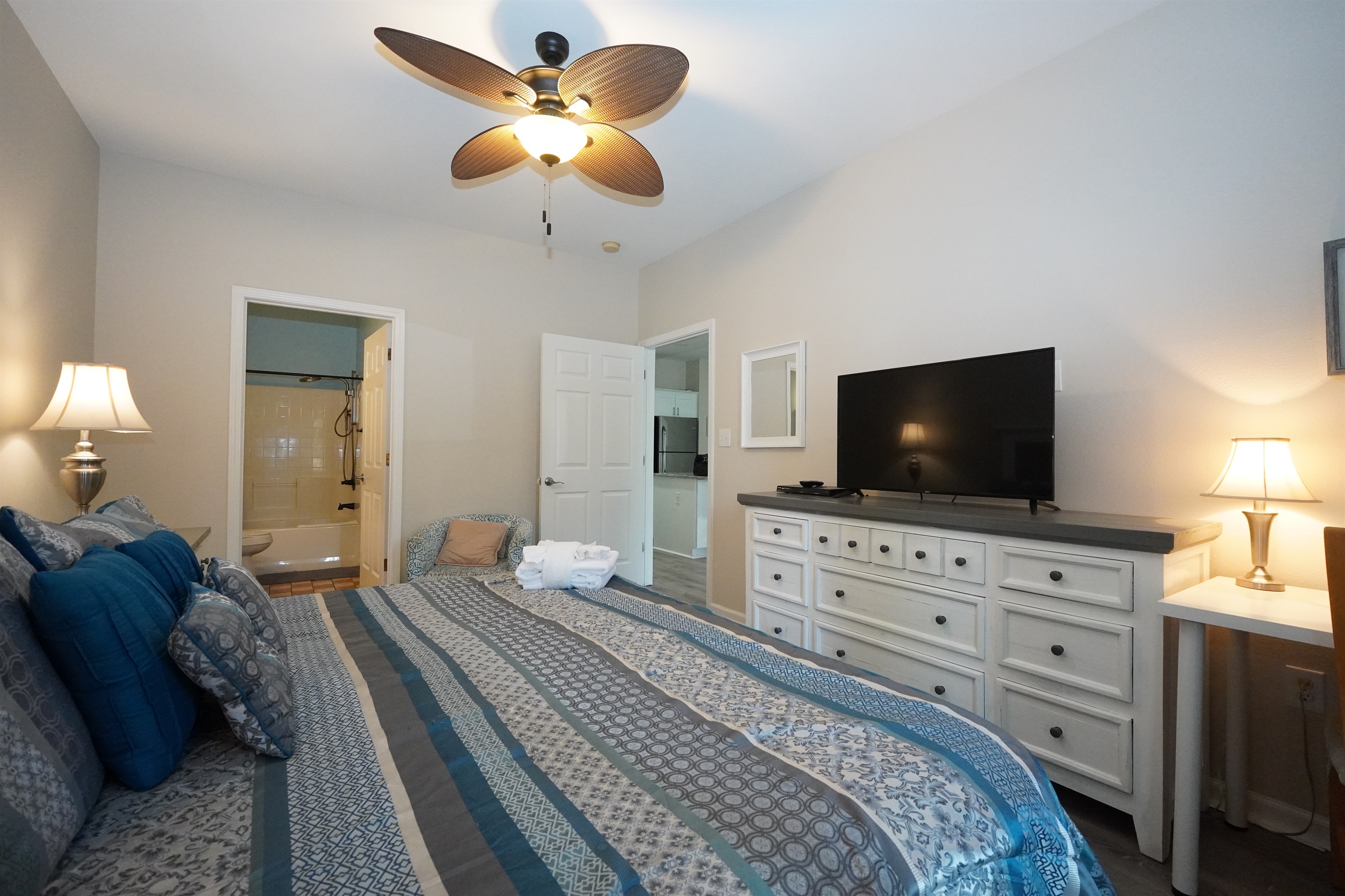 Master with Ensuite Bath Access