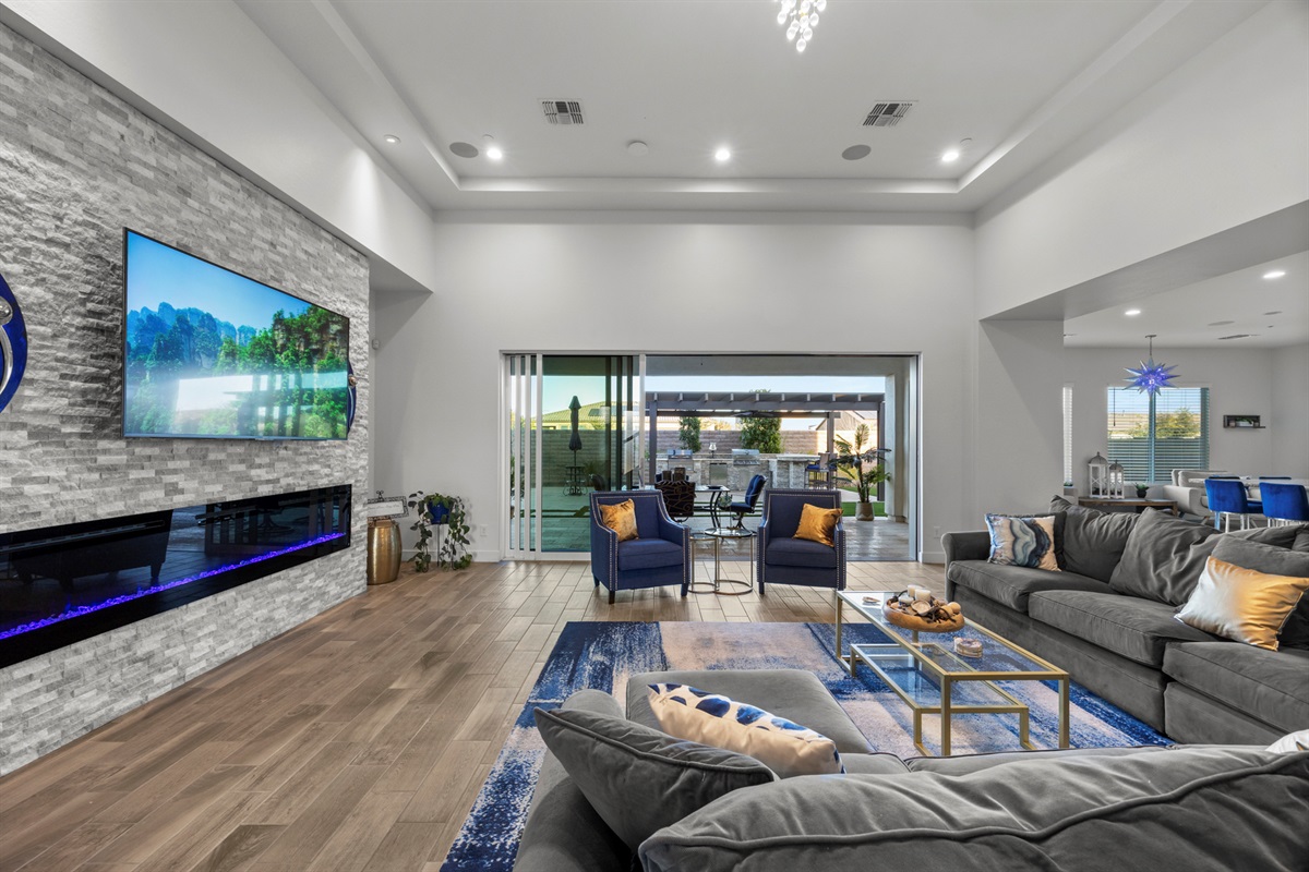 The Grand Peoria Estate – 5BR / 4.5BA Luxury + Casita — Modern Home | Sleeps 10 | Family Escape w/ Casita, Peoria, Arizona — photo 16