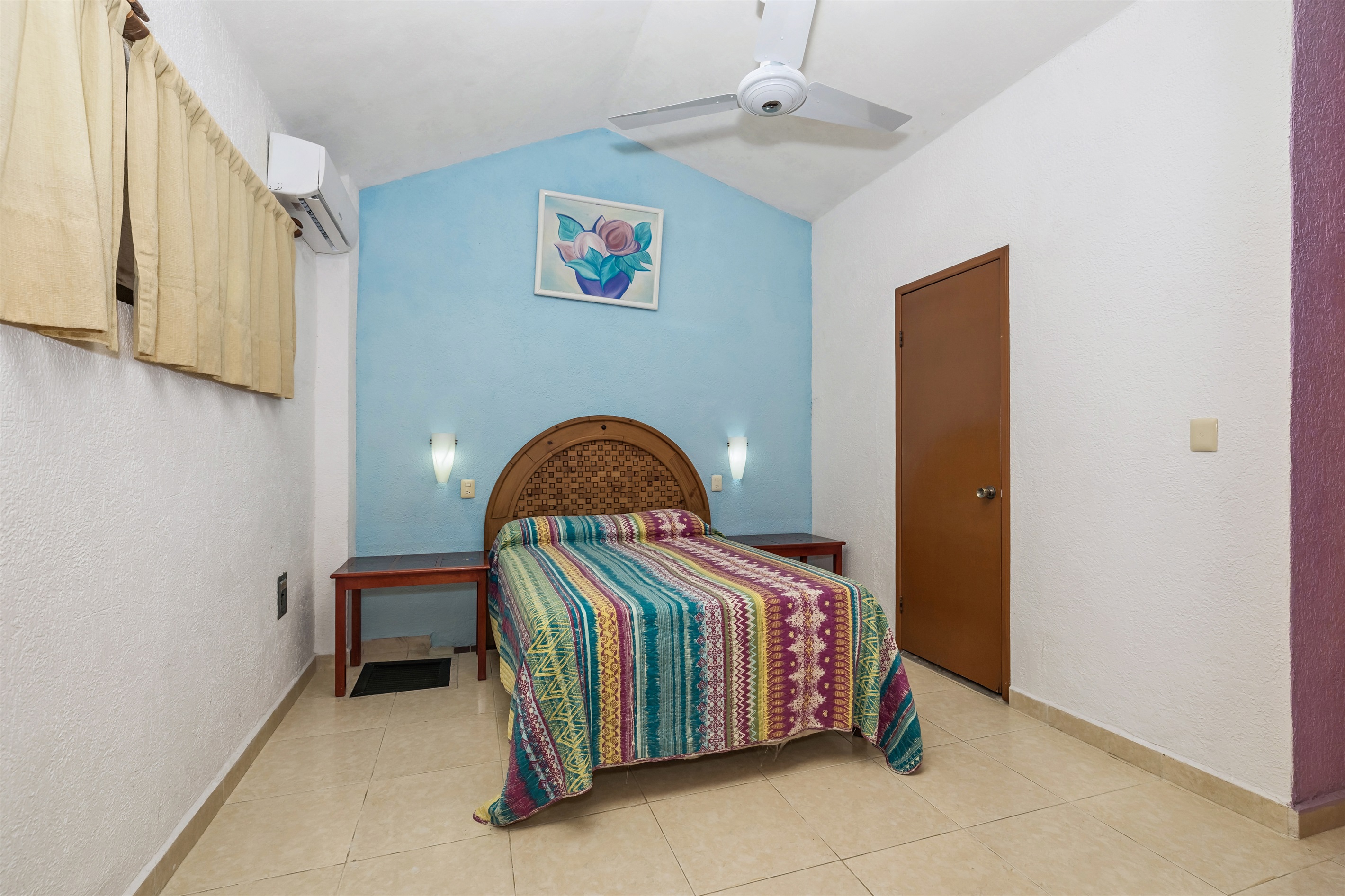 Bedroom 7, Full Bed, Private Bath