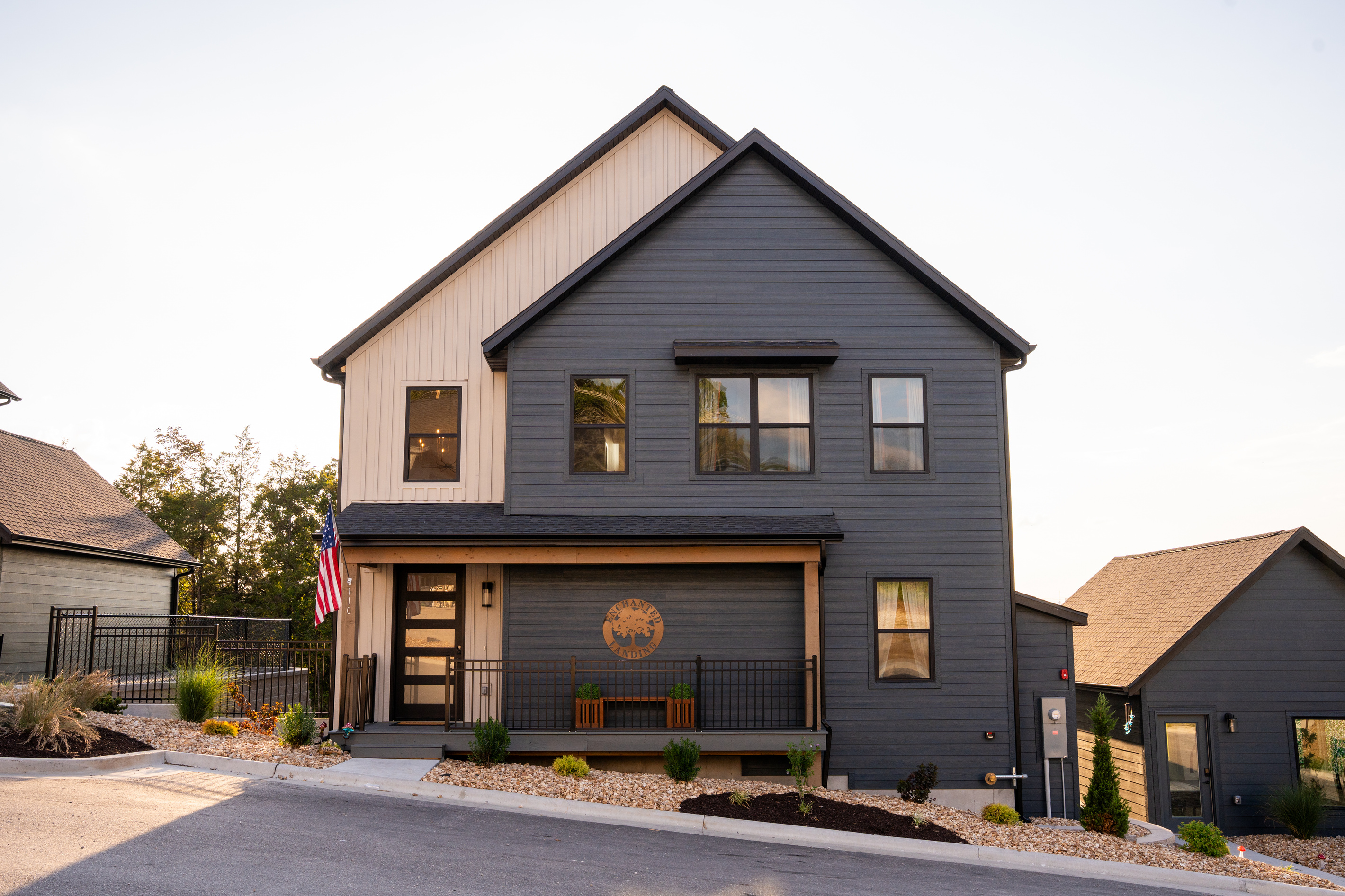 This brand new lodge sits on a division tucked behind the lake overlooking Branson Landing