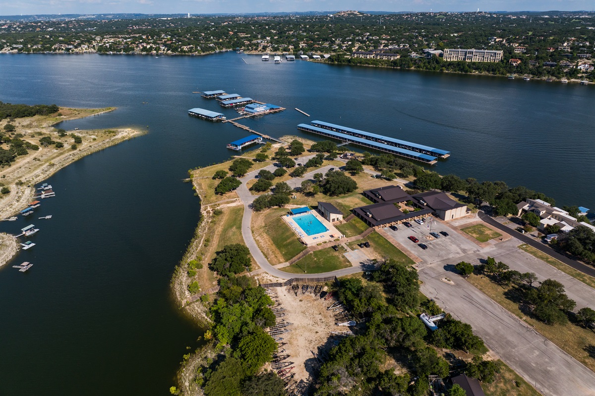 Junior Olympic-size pool located next to the gym and library, just up the hill from Captain Pete’s floating restaurant. Guest key Card required for access.